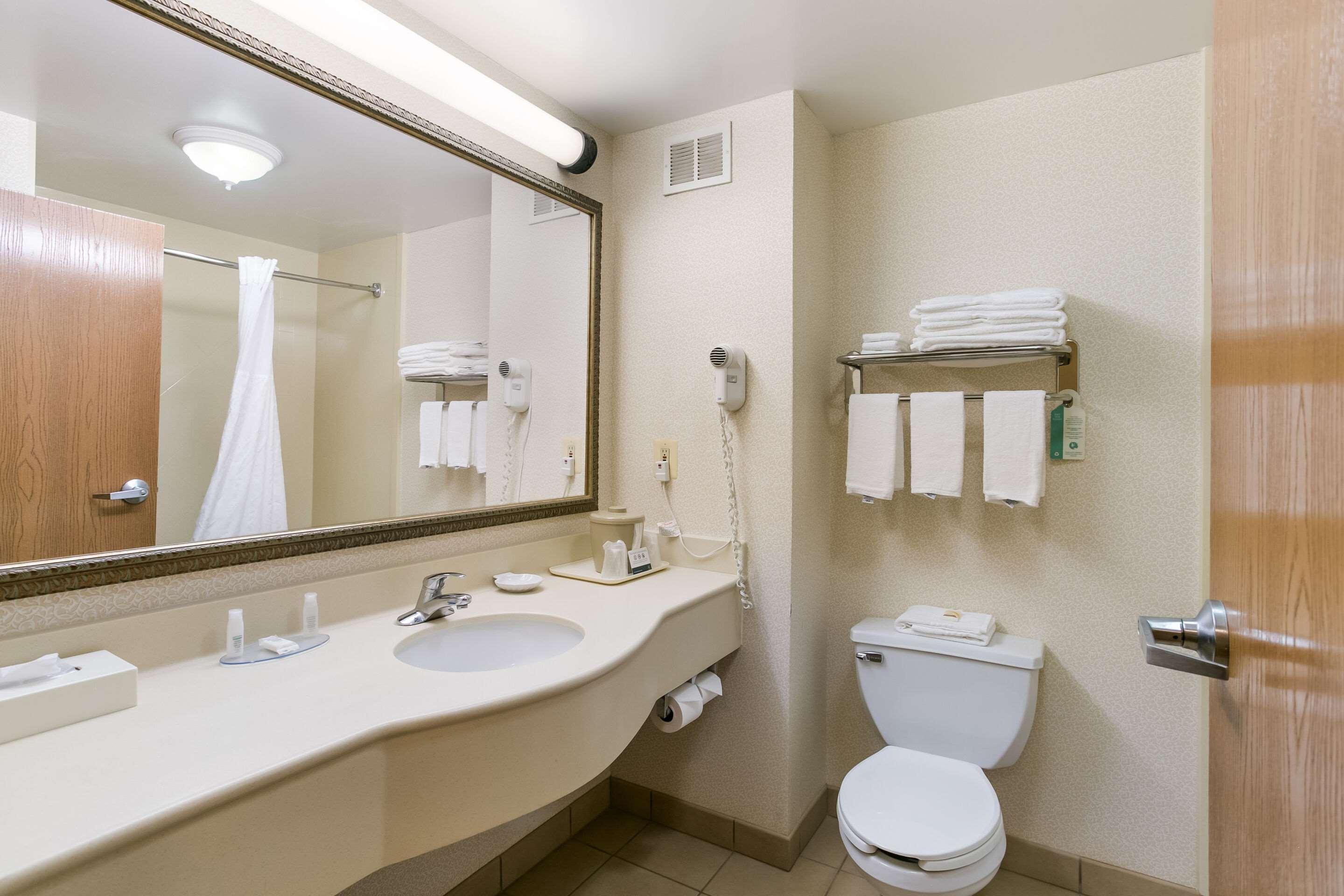 Quality Inn & Suites Bel Air I-95 Exit 77A Екстериор снимка